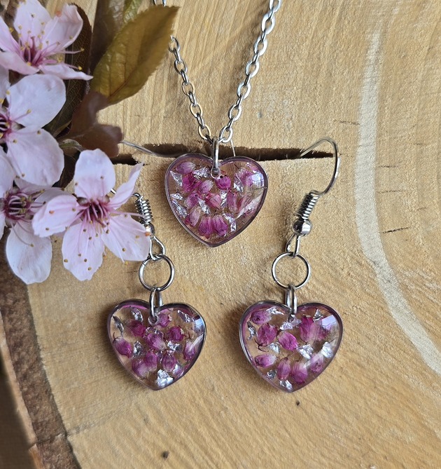 komplet biżuterii Komplet zawieszka i kolczyki srebrne kwiaty serduszka serca wrzos