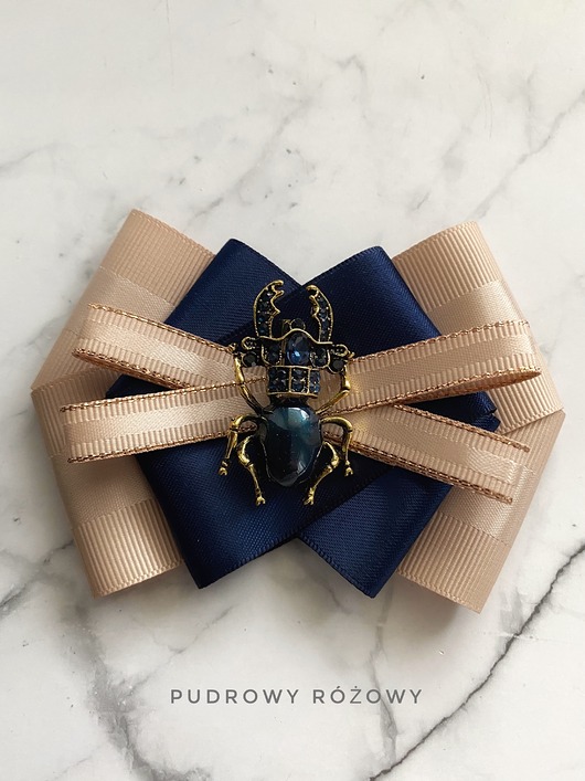 broszki Brosza z cudnym granatowym Owadem New