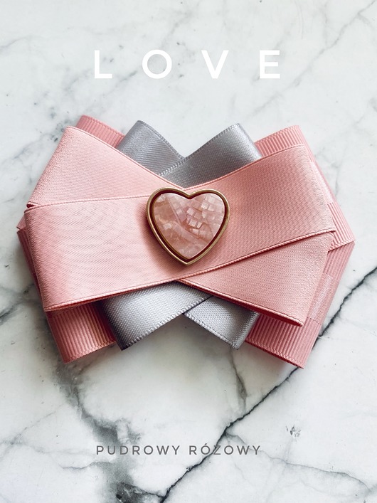 broszki Pudrowa Brosza z sercem z masy kamiennej NEW
