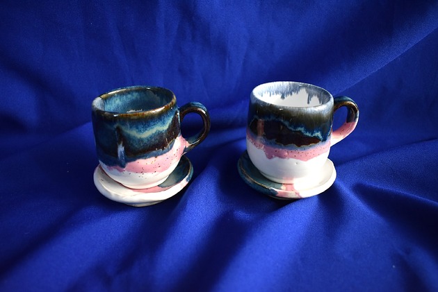 filiżanki Filiżanki ceramiczne kobalt i róż