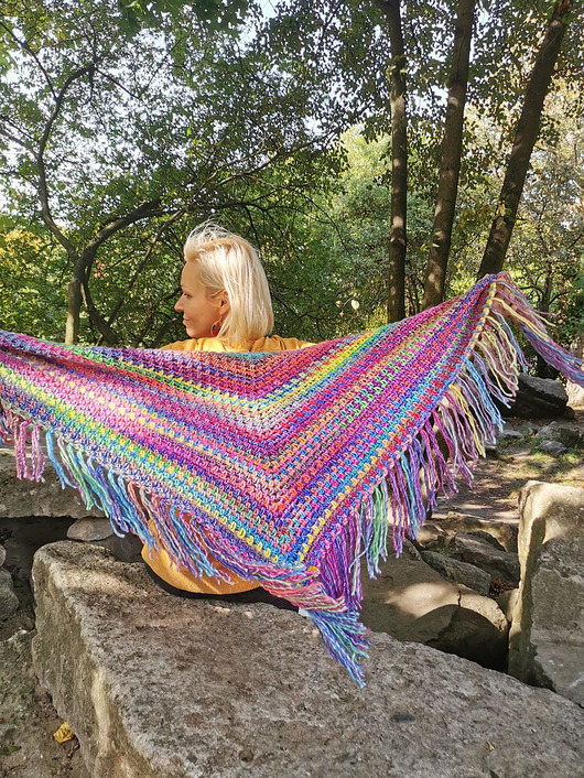 szale damskie Chusta  z frędzlami MAXCOLOR cukierek