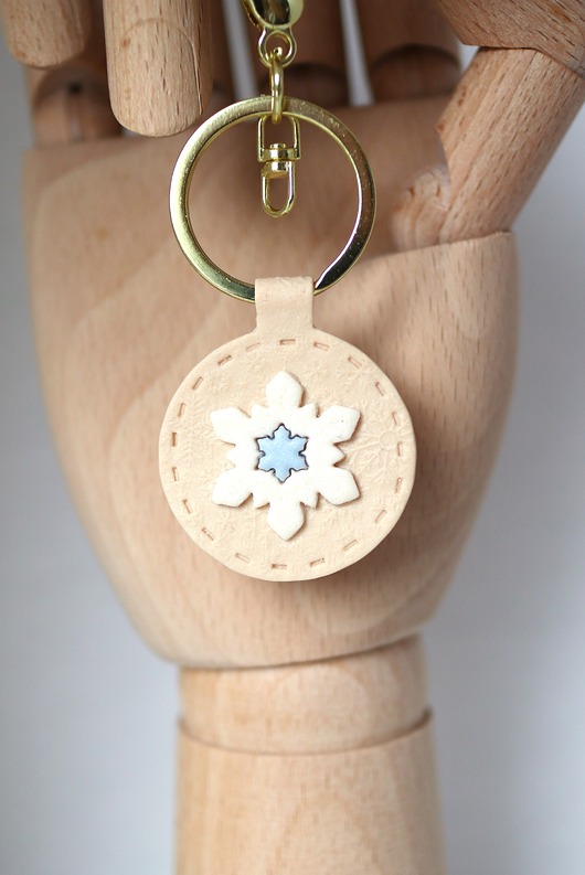 breloki Brelok - śnieżynka