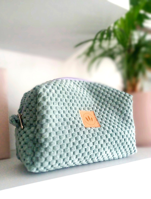 kosmetyczki Pluszowa kosmetyczka w kuleczki Miętowa