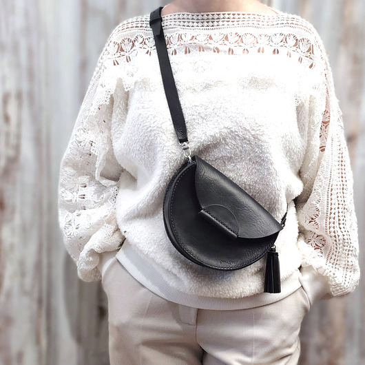torby na ramię ROUND bag  półkole crossbody czarna skóra jucht