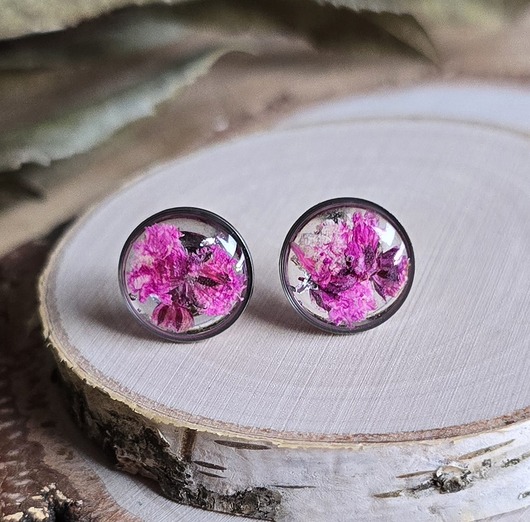 kolczyki z żywicy Wieczne kwiaty różowa gipsówka z kwiatami kolczyki srebrne