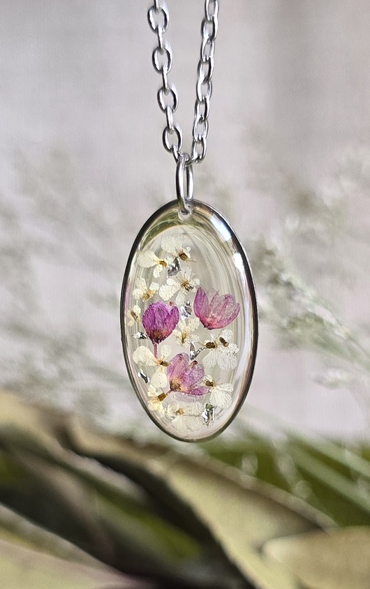 wisiory Wieczne kwiaty srebrna zawieszka jajowata suszone różowe