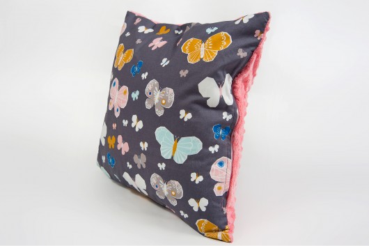Poduszka /poszewka minky coral+motylki- 40x40 cm Minky and Cotton