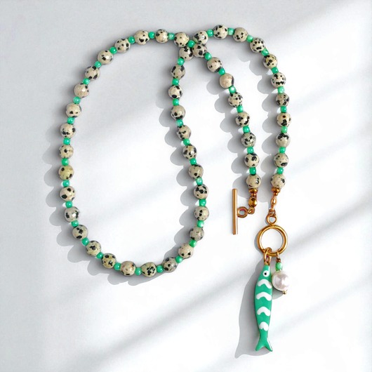 chokery Naszyjnik z rybką : jaspis dalmatyński, masa perłowa, perła