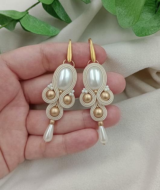 Biżuteria ślubna Kolczyki złote perły, kremowe perły, kolczyki soutache