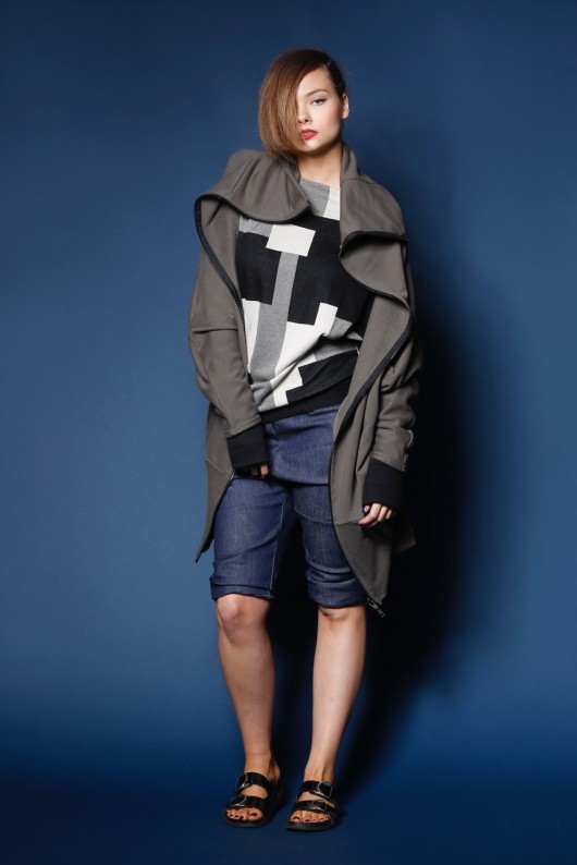 Redi-Blouse-BIG Bat Earth Macosa