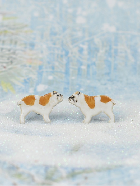 kolczyki ceramiczne Buldog angielski miniaturka w plamki- ceramiczne sztyfty