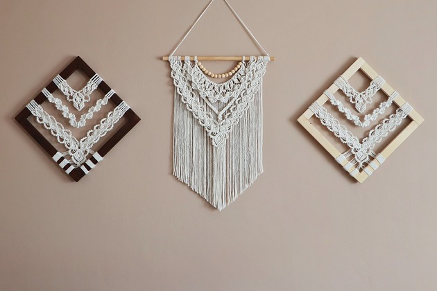 makramy Makrama na ścianę z koralikami w kolorze ecru