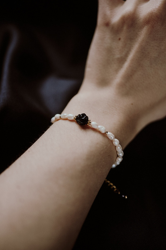 bransoletki z kamieni naturalnych Bransoletka Black Rose, perły i onyks