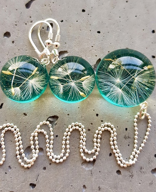 komplet biżuterii zestaw-dmuchawce w żywicy