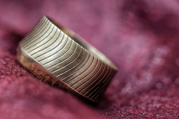 pierścionki - różne Delta - Pierścień z linii geometrycznej z brązu