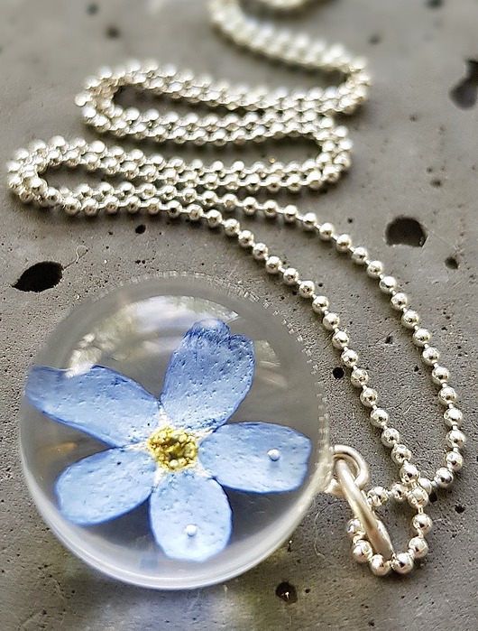 naszyjnik z niezapominajką Grol Jewellery