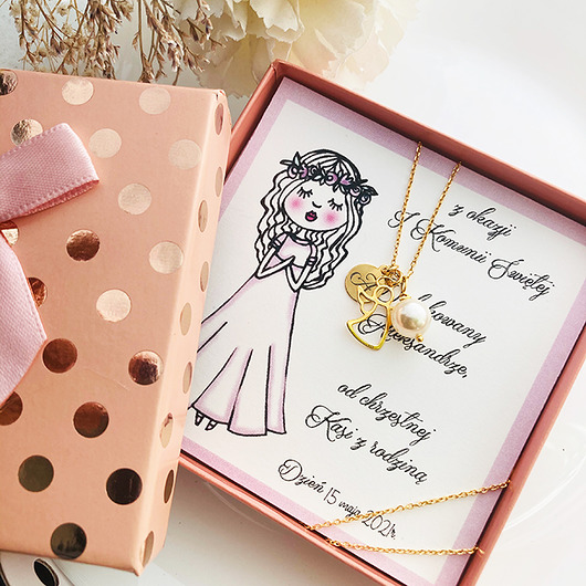 Naszyjnik z okazji KOMUNII aniołek i literka Anemon Atelier