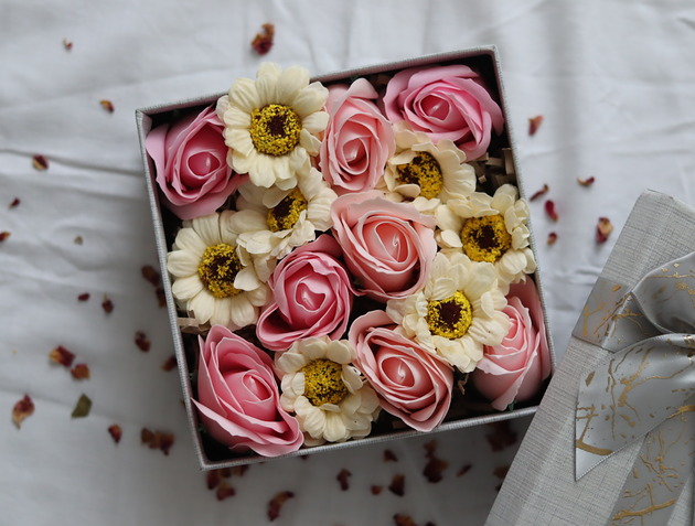 Kwiaty - aromatyczny box prezentowy , flowerbox
