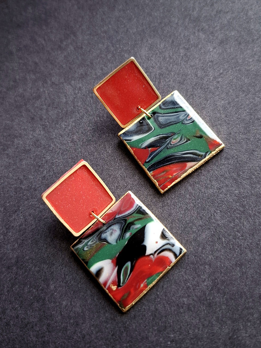 kolczyki z masy plastycznej Kolczyki zieleń w czerwieni no9