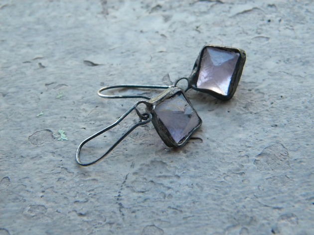 kolczyki wire wrapping Surowe fioletowe  fluoryty     - kolczyki