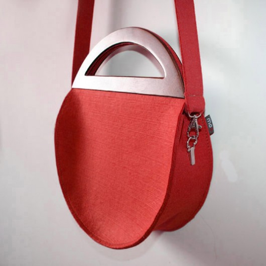 Round Red Glamour moo studio
