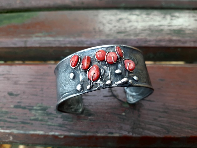 bransoletki wire wrapping Małe maki- bransoletka na zamówienie