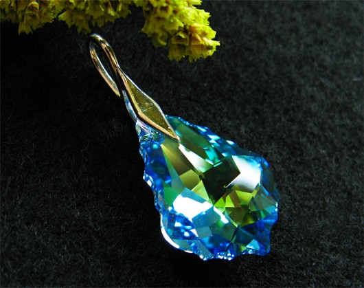 LUXURY- kryształ Swarovski Baroque Aqamarine AB-zawieszka Little Dreamer