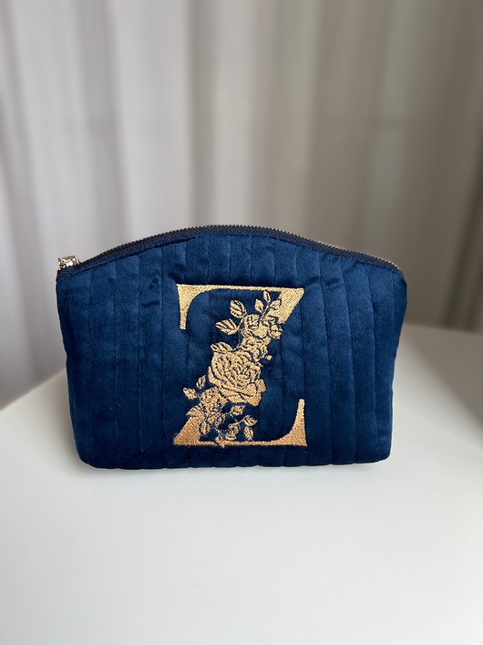 kosmetyczki Pikowana kosmetyczka z monogramem