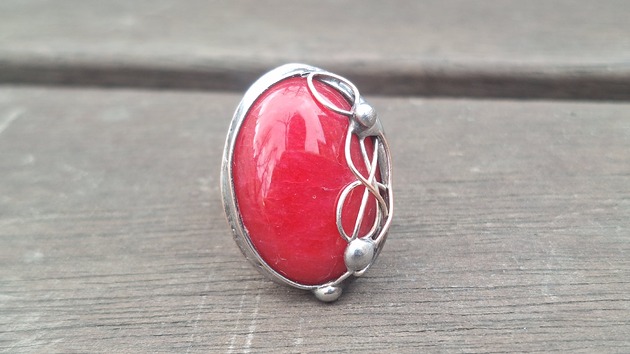 pierścionki - różne Piekielna czerwień - pierścionek regulowany