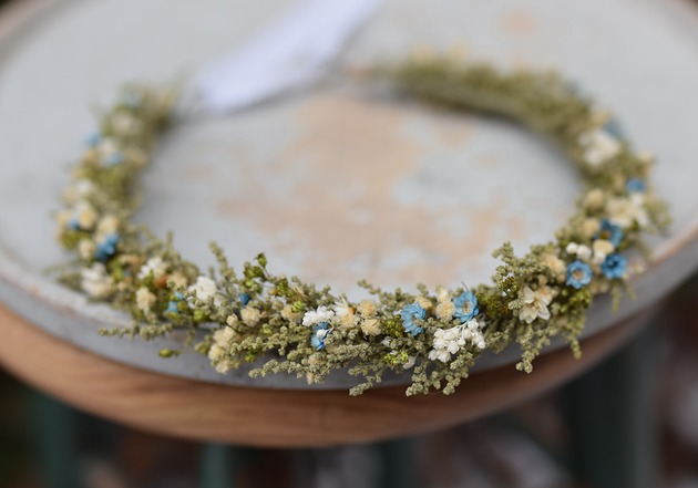 wianki komunijne Zielony komunijny wianek na głowę z stabilizowanych i suszonych kwiatów