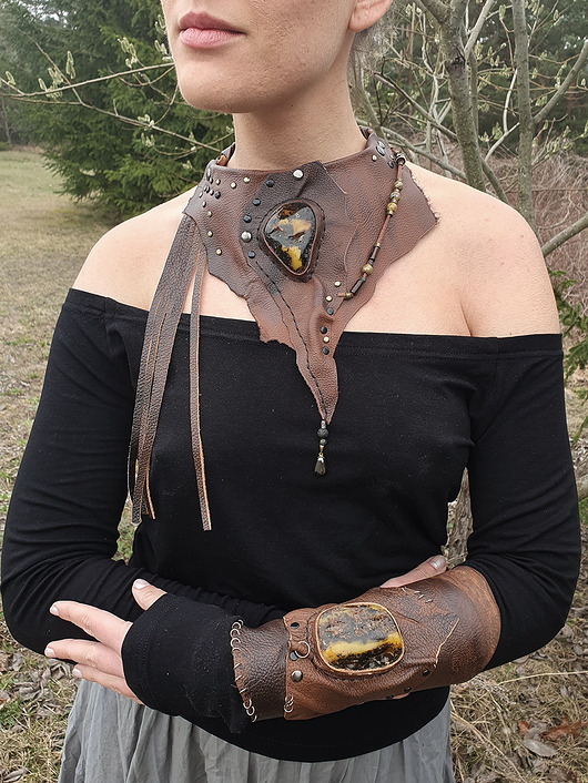 komplet biżuterii Komplet skórzany z bursztynami