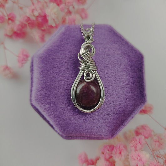 wisiory Naszyjnik Jadeit Bordowy stal chirurgiczna wisiorek handmade wirewrapping