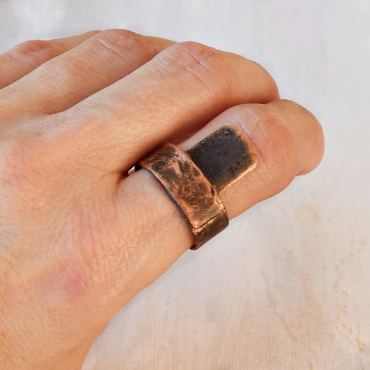 pierścionki - różne Pierścionek z kutej, oksydowanej miedzi /48/ biżuteria miedziana rękodzieło