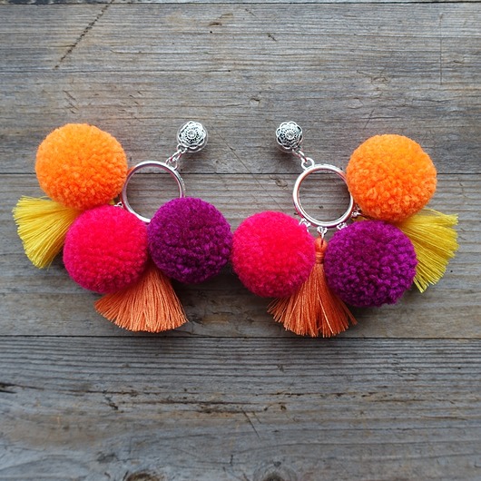 Duże i etniczne kolczyki boho z pomponami Mró Soutache