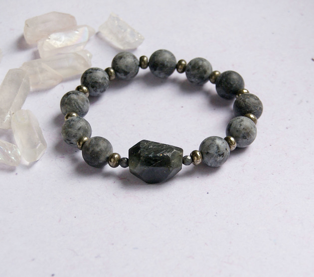 bransoletki z kamieni naturalnych UNIKAT - labradoryt, piryt