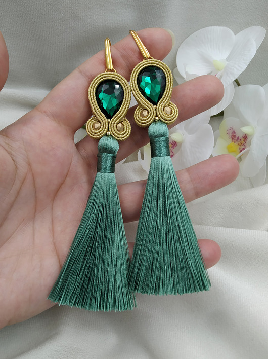 kolczyki soutache Kolczyki szmaragdowe butelkowe długie chwosty