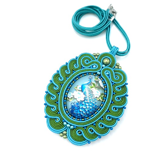 wisiory Wisiorek sutasz naszyjnik handmade turkusowo zielony z motywem pawia Paon