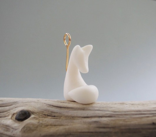 wisiory Porcelanowy lis - subtelna zawieszka na szyję
