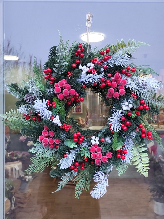 wianki bożonarodzeniowe Czerwony świąteczny bożonarodzeniowy wieniec na drzwi kominek na ścianę