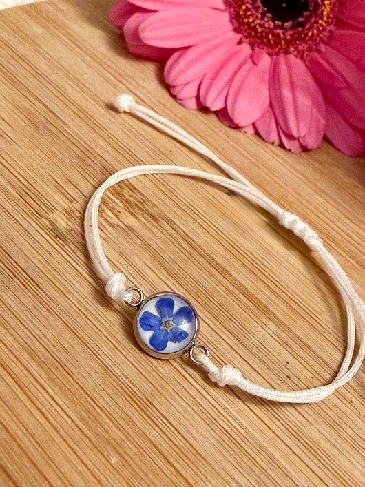 bransoletki na sznurku Bransoletka z niezapominajką 