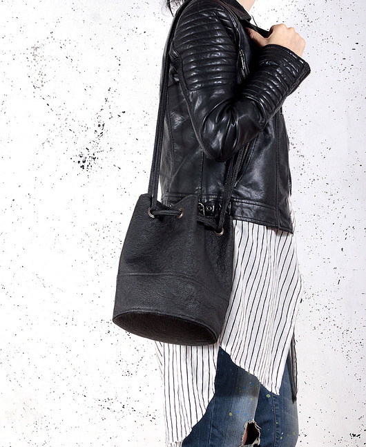 Saq bag M czarna faktura / sakiewka / city bag hairoo