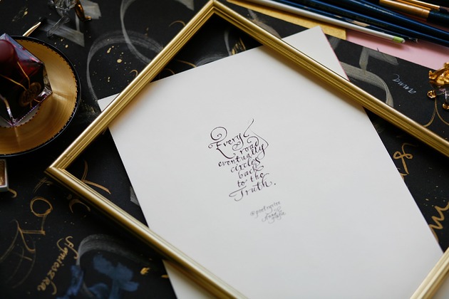 plakaty Plakat kaligrafia: Every road eventually circles back to the Truth