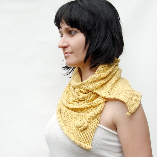 happy yellow neck halo pracownia
