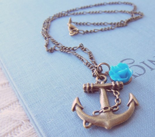 -50% Sailor - wisiorek w kolorze starego złota Not Only Paper