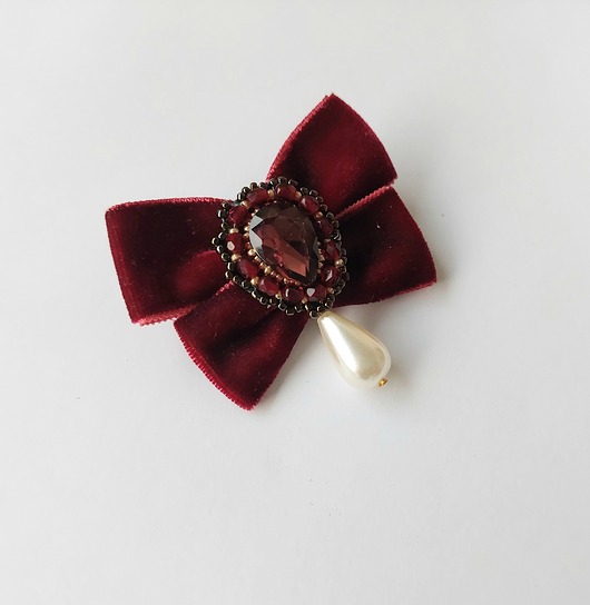 broszki Bordo