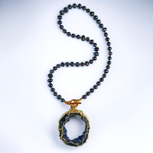 chokery UNIKAT : kwarc tytanowy i granatowe perły