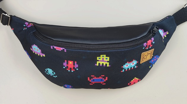 saszetka nerka Nerka space invaders