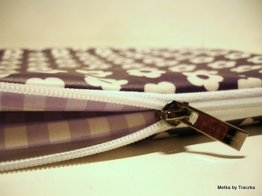etui na iPada- oldschool flowers metka by traczka