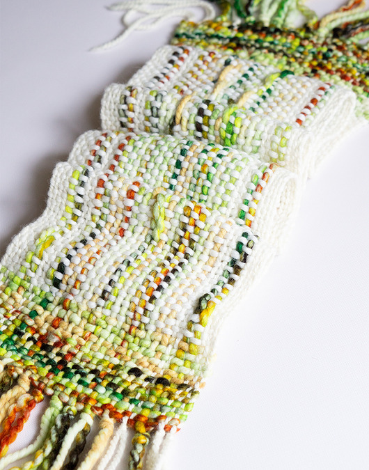 szale damskie Ręcznie tkany szalik artystyczny w odcieniach zieleni i bieli