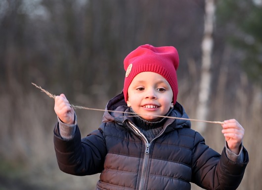Dzianinowa czapeczka CHERRY RED BEANIE Le petit cochonnet